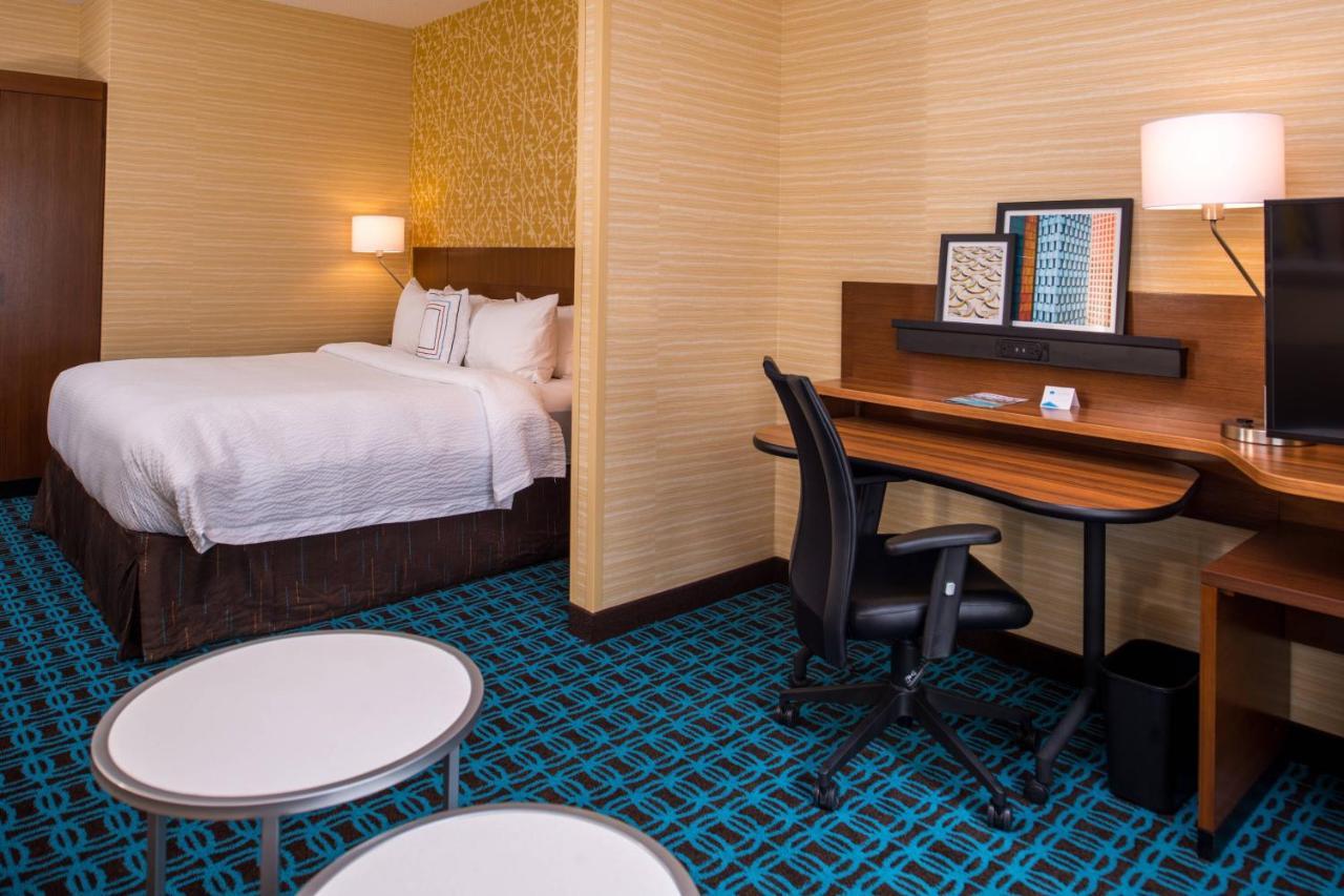 Fairfield & By Marriott St. Louis Westport