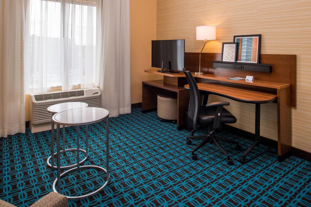 Fairfield & By Marriott St. Louis Westport